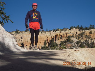 97 6ns. Bryce Canyon - Adam - Tower Bridge trail from sunrise