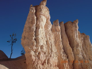 110 6ns. Bryce Canyon - Tower Bridge trail from sunrise