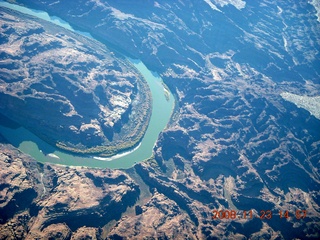 218 6pp. aerial - Canyonlands - Colorado River (looking for picnic tables)