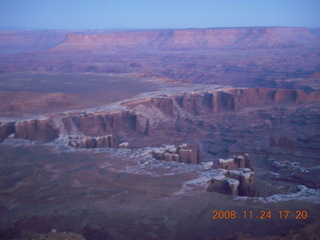 386 6pq. Canyonlands Grandview at sunset