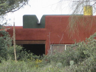 beths' pictures - Dita's partly-yellow house