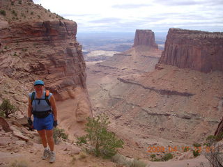 1007 6uh. Canyonlands - Lathrop trail hike - Adam