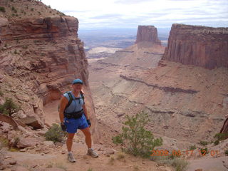 1008 6uh. Canyonlands - Lathrop trail hike - Adam