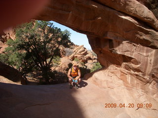 1024 6ul. Arches National Park - Devil's Garden hike - Adam in Double-O Arch