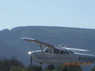 11 6wv. Ken landing C172 at Sedona Airport (SEZ)