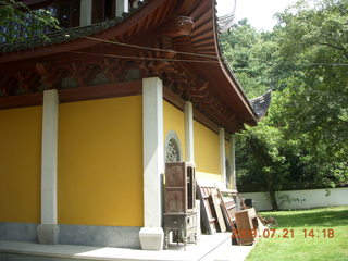 China eclipse - West Lake - Lingyin Buddhist sculptures and temples