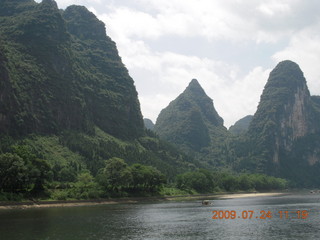 307 6xq. China eclipse - Li River  boat tour