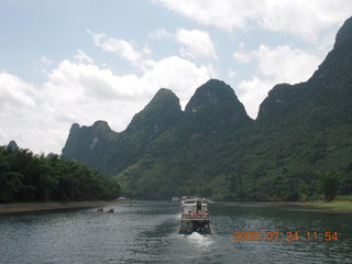 375 6xq. China eclipse - Li River  boat tour