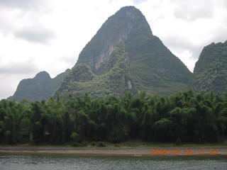 381 6xq. China eclipse - Li River  boat tour