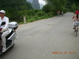 206 6xr. China eclipse - Yangshuo bicycle ride
