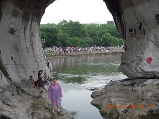 China eclipse - Guilin - Elephant Rock - boat with birds