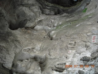 China eclipse - Guilin - Han park - 1000 Buddhas