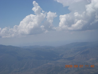 40 6z7. clouds over the mountains