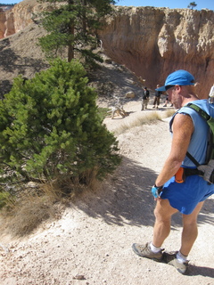 1072 702. Bryce Canyon amphitheater hike - Adam