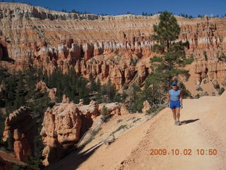1076 702. Bryce Canyon amphitheater hike - Adam