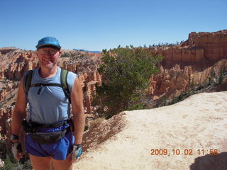 1084 702. Bryce Canyon amphitheater hike - Adam