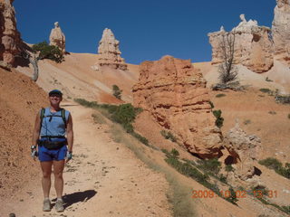 1086 702. Bryce Canyon amphitheater hike - Adam
