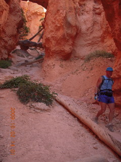 1089 702. Bryce Canyon amphitheater hike - Adam