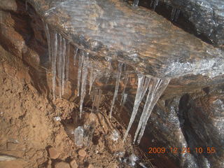 93 72q. Zion National Park - west rim hike - icicles