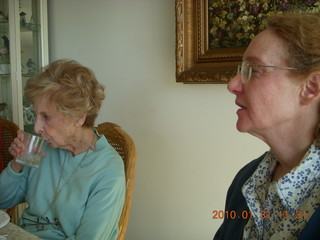 452 73x. Bea, Betsy