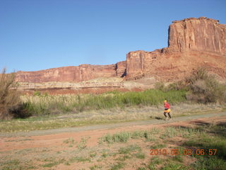 1191 773. Mineral Canyon airstrip run - Adam running