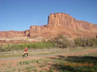 1192 773. Mineral Canyon airstrip run - Adam running