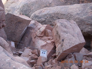 21 775. Arches National Park - Devil's Garden and Dark Angel hike - Wall Arch is no more