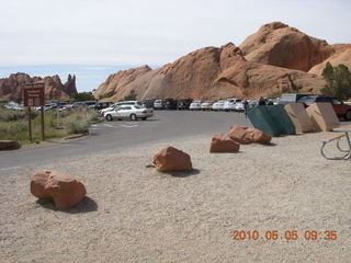 51 775. Arches National Park - Devil's Garden and Dark Angel hike parking lot