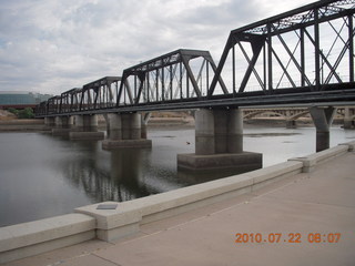 Tempe Town lake run without water - bridge