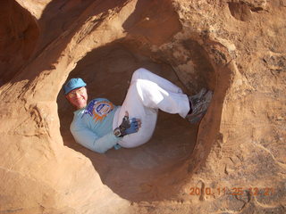 1352 7dr. Moab trip - Arches Devil's Garden hike - Adam in hole in rock