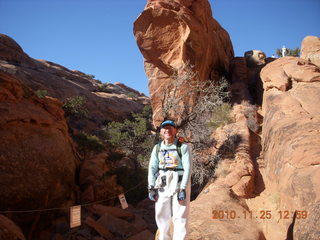1355 7dr. Moab trip - Arches Devil's Garden hike - Adam