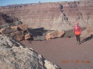 1359 7ds. Moab trip - Needles - Confluence Overlook hike - view + Adam