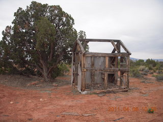 61 7j6. Nokai Dome airstrip run - decrepit structure