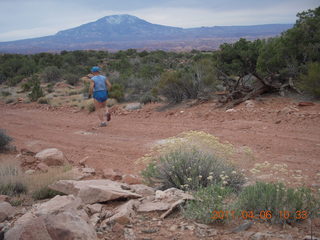 62 7j6. Nokai Dome airstrip run - Adam running (tripod)