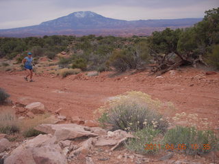 65 7j6. Nokai Dome airstrip run - Adam running (tripod)