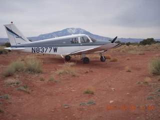 459 7j6. Nokai Dome airstrip run - N8377W