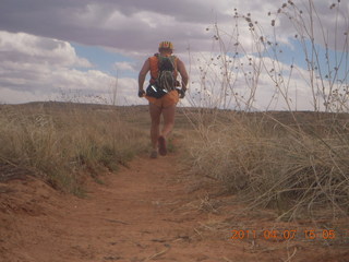 24 7j7. Canyonlands Lathrop hike/run - Adam running (tripod)