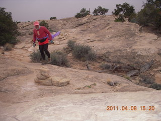 1440 7j8. Canyonlands Needles Slickrock hike - Adam (tripod)