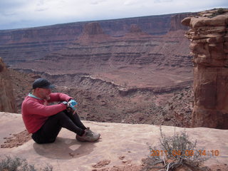 1475 7j9. Dead Horse Point - Big Horn hike - Adam (tripod)