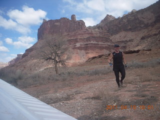 28 7ja. Mexican Mountain airstrip run - Adam (tripod)