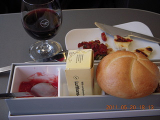 8 7kl. Lufhansa business class snack