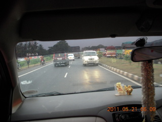India - driving to Puducherry (Pondicherry) - yellow lorries (trucks)