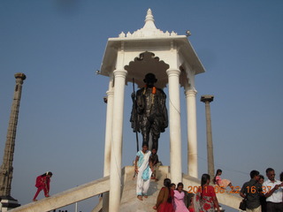 India - afternoon group in Puducherry (Pondicherry)  - Bay of Bengal beach area - Nehru statue
