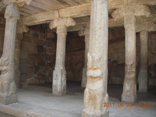India - Mamallapuram - bas relief area