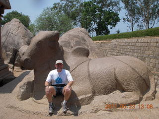 223 7kp. India - Mamallapuram - Adam - animal sculptures and temples