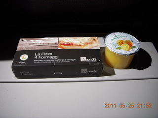 32 7kr. pizza on Emirates