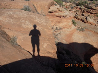 1655 7q9. Dead Horse Point hike - Adam's shadow