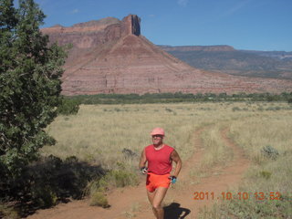 1675 7qa. Hubbard-Gateway airstrip - Adam running