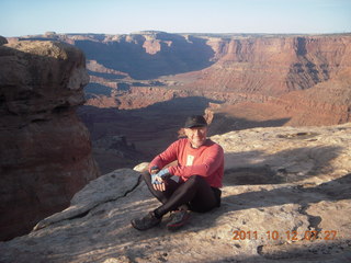 1712 7qc. Dead Horse Point hike - Big Horn view - Adam (tripod)