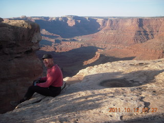 1713 7qc. Dead Horse Point hike - Big Horn view - Adam (tripod)